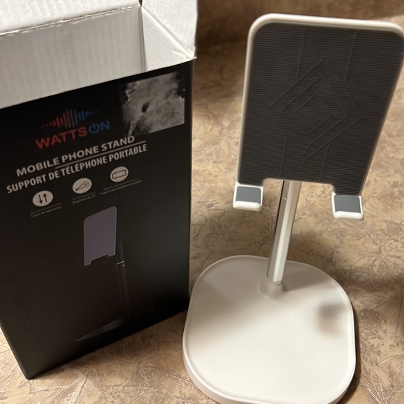 Useful stand for any cell phone or iPad / tablet - Picture 4 of 7